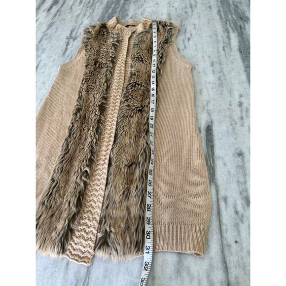 H&M Beige Knit Sweater Vest Faux Fur Trim Open Front Size XS Missing Belt - Picture 9 of 10